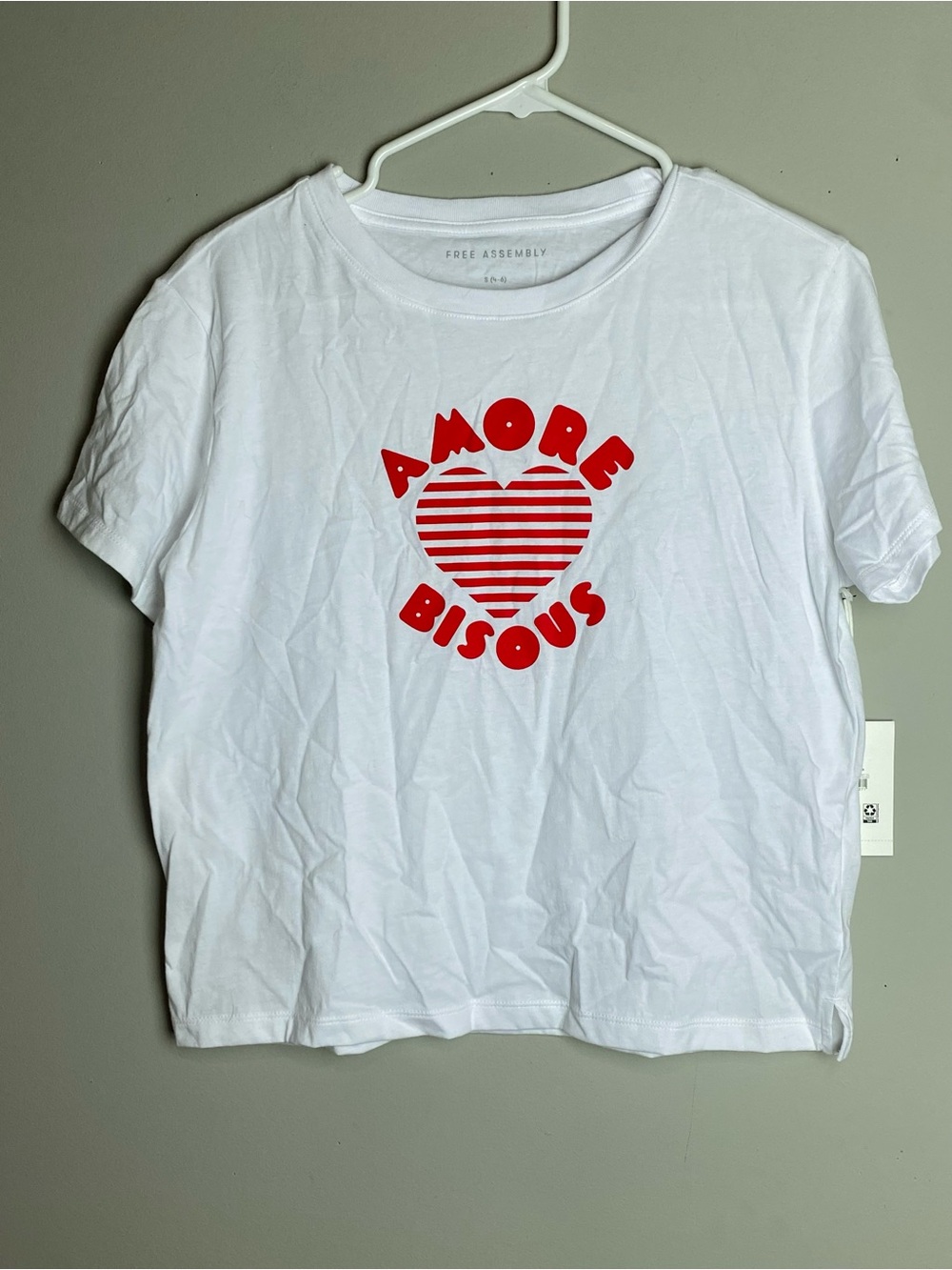 Free Assembly Women's White Short-Sleeve Tee with Red Heart Graphic